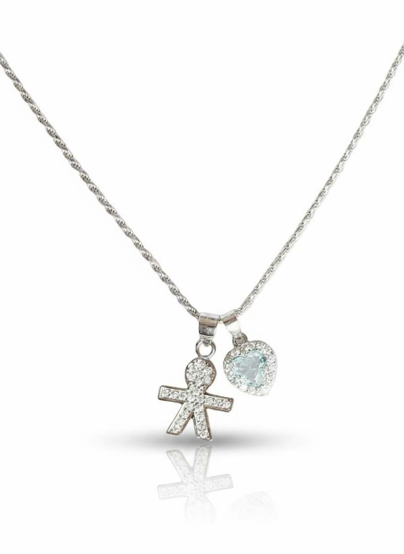 Collana per bambino in argento 925 di Glamorizz Studio, dettagli eleganti e delicati, visibile nella immagine.