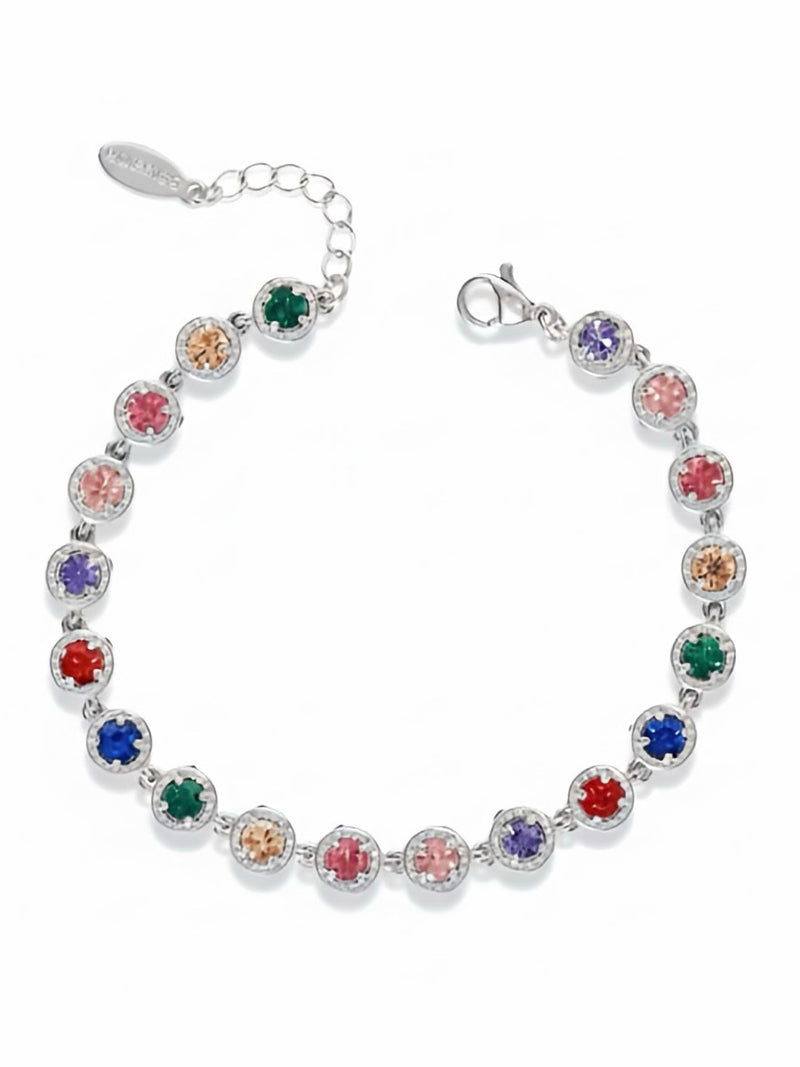 Bracciale Nadia di Mario D'Ambrosio in metallo con dettagli eleganti, indossato su polso femminile.