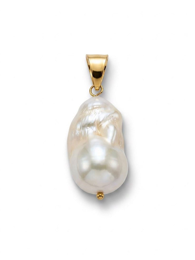 Ciondolo con perla naturale GLAMORIZE, gioiello elegante su sfondo neutro