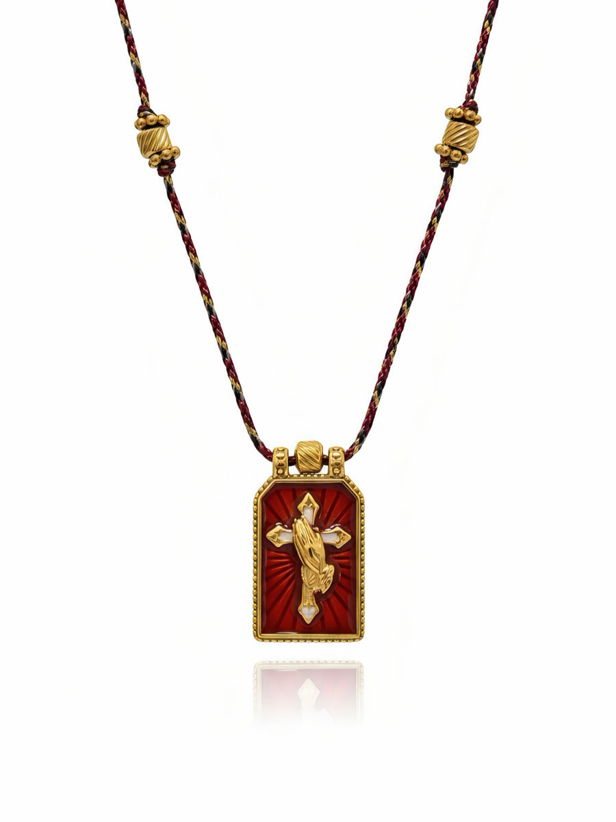 Collana Devotion di GLAMORIZE STUDIO, elegante con dettagli raffinati, visibile in questa immagine.