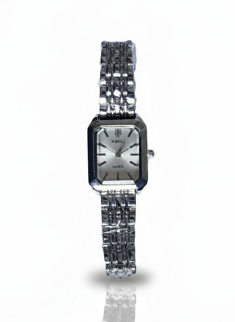 Orologio Katy di Glamoriz Studio con cinturino in pelle e quadrante rotondo, dettagli eleganti e moderni