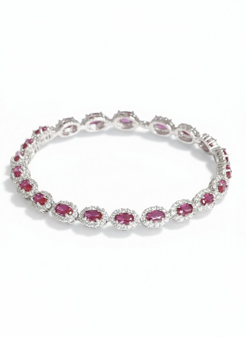Bracciale in argento 925 di Glamourize Studio con design elegante e dettagli raffinati, visibile nell'immagine.