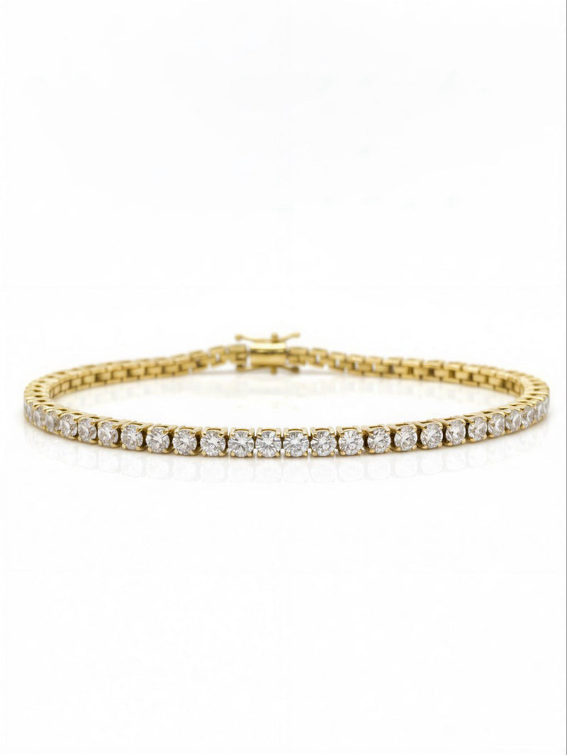 Bracciale Tennis in argento con pietre brillanti, brand GLAMORIZE STUDIO, mostra dettagli e lucentezza del gioiello.