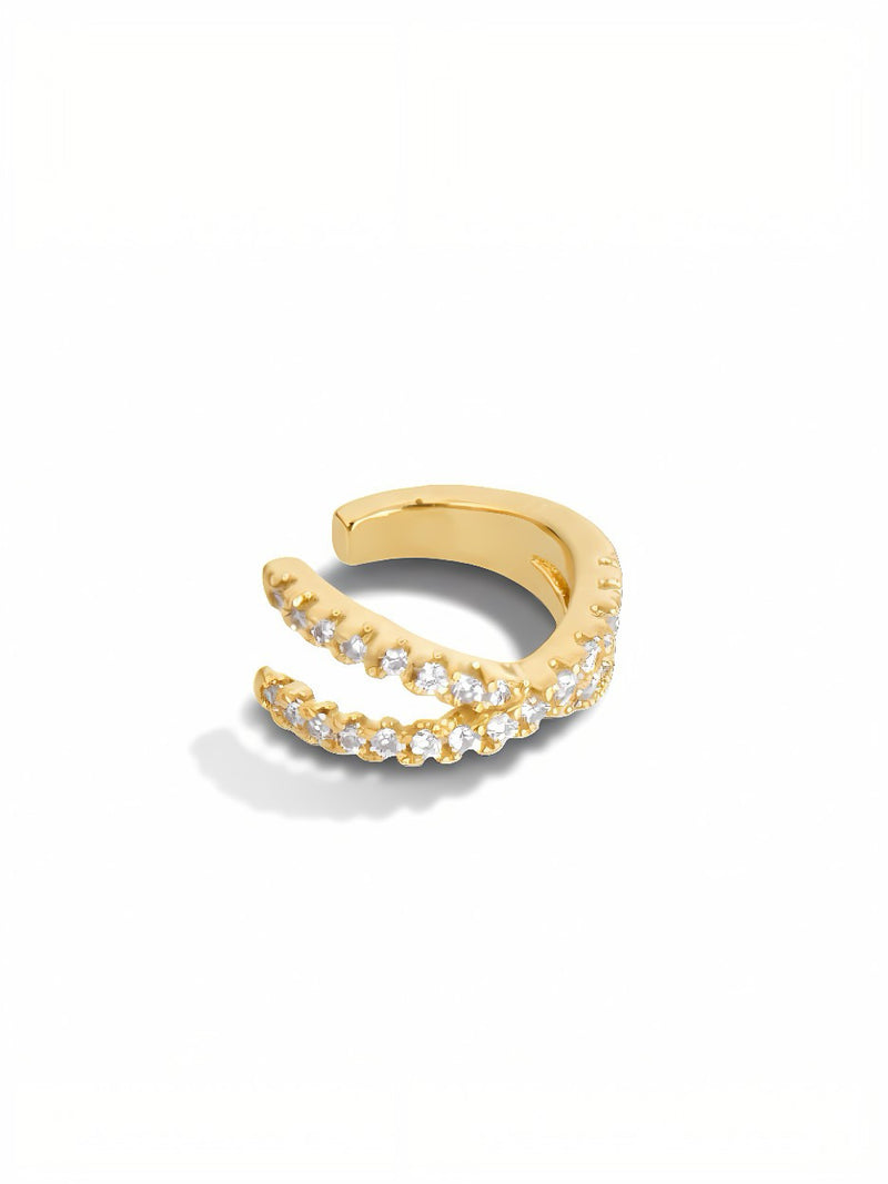 Earcuff NilIde di GLAMORIZE STUDIO, elegante accessorio in metallo con dettagli moderni, indossato sull'orecchio.