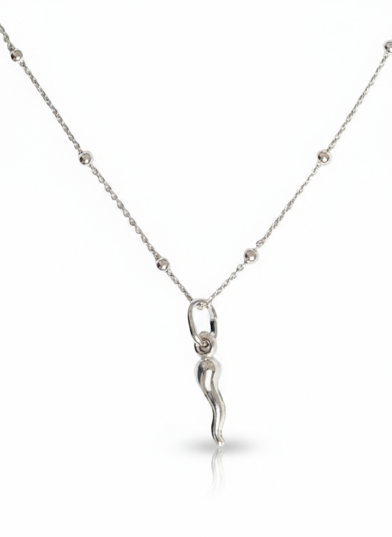 Collana Fortuna in argento 925 di Glamoriz Studio, dettagliata con simbolo della fortuna e finitura lucida.