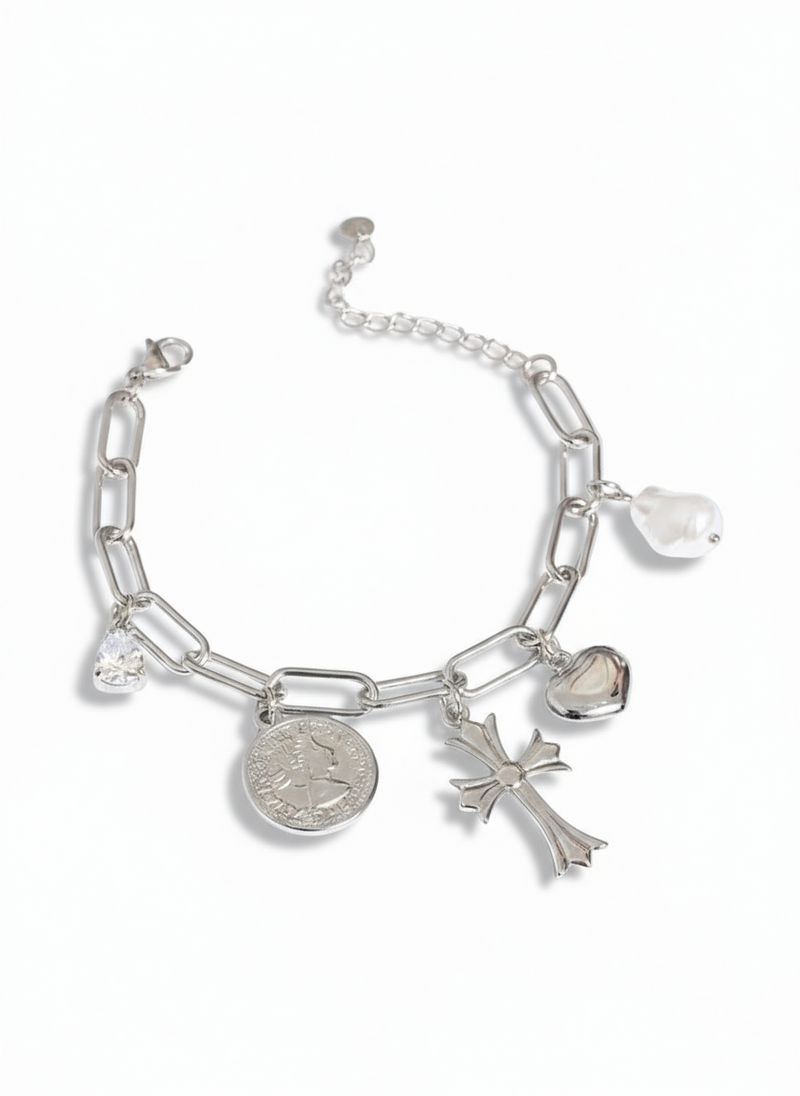 Bracciale Bea di GLAMORIZE STUDIO con design elegante e dettagli raffinati, mostrato in primo piano su sfondo neutro