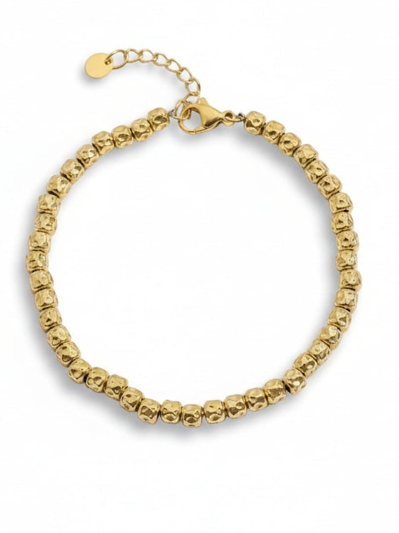 Bracciale Petite in metallo e perle, braccialetto elegante di GLAMORIZE STUDIO, con dettagli raffinati e design delicato.