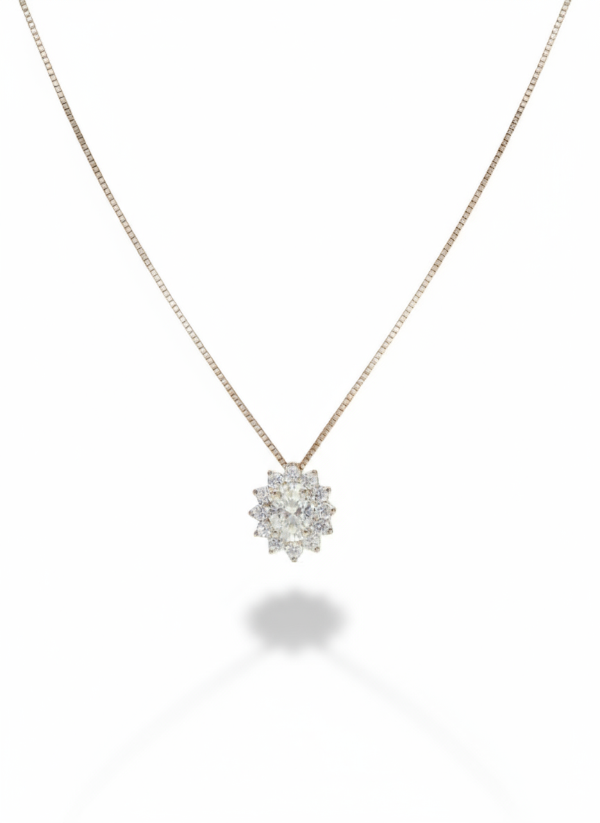 Collana in argento 925 della collezione Kate di Glamorize Studio, dettaglio elegante con finitura lucida.