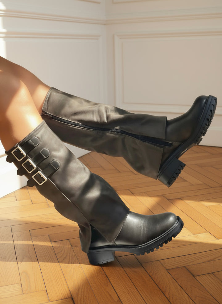 Stivali Con Risvolto E Fibbie