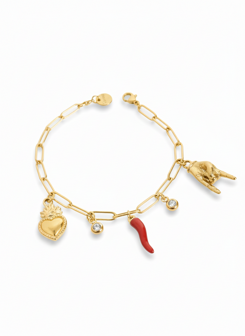 Bracciale Lucky di Glamourize Studio con charms pendenti in argento e dettagli decorativi eleganti.