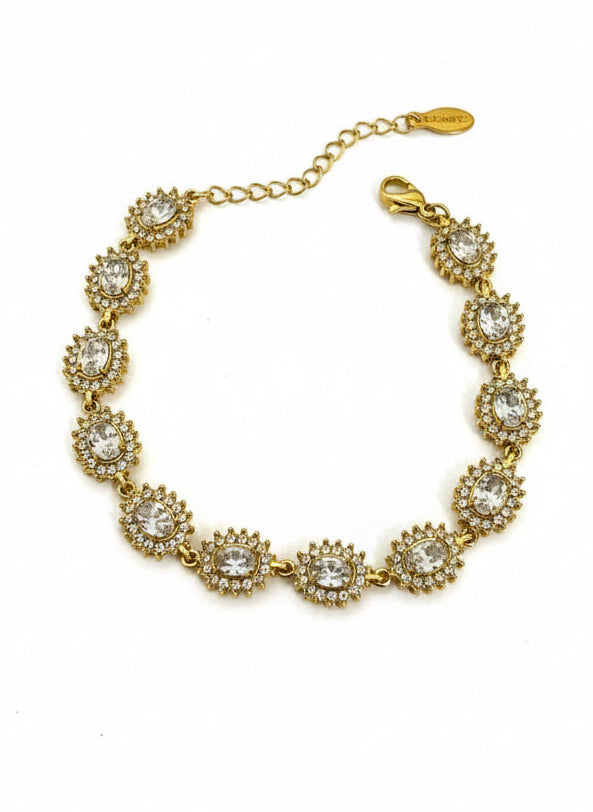 Bracciale Kate di GLAMORIZE STUDIO in metallo color oro con dettagli eleganti e design raffinato.