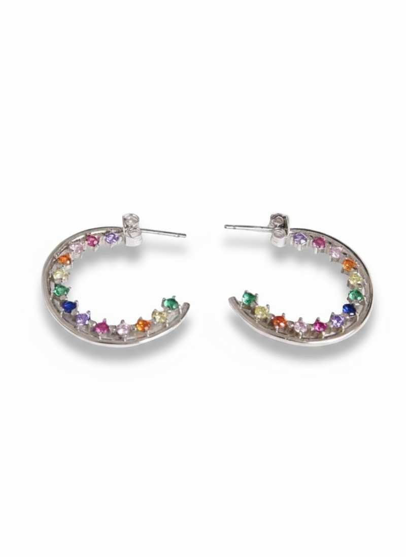 Orecchini Marissa in argento 925 di Glamourize Studio, dettagli eleganti e raffinati, visibili in primo piano.