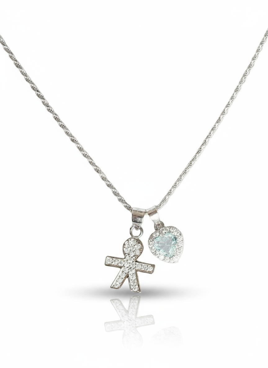 Collana per bambino in argento 925 di Glamorizz Studio, dettagli eleganti e delicati, visibile nella immagine.