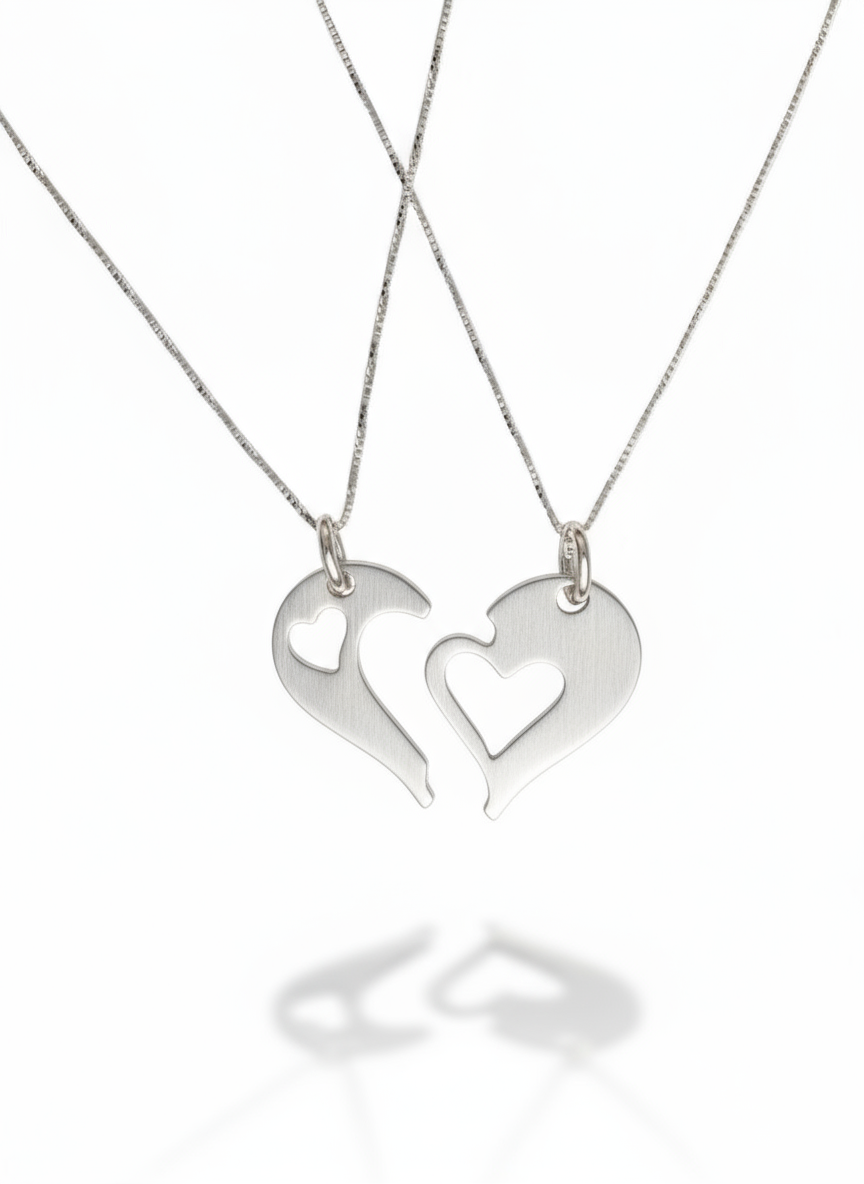 Collana unione in argento 925 di GLAMORIZE STUDIO, dettaglio di fili intrecciati e chiusura elegante, vista frontale.