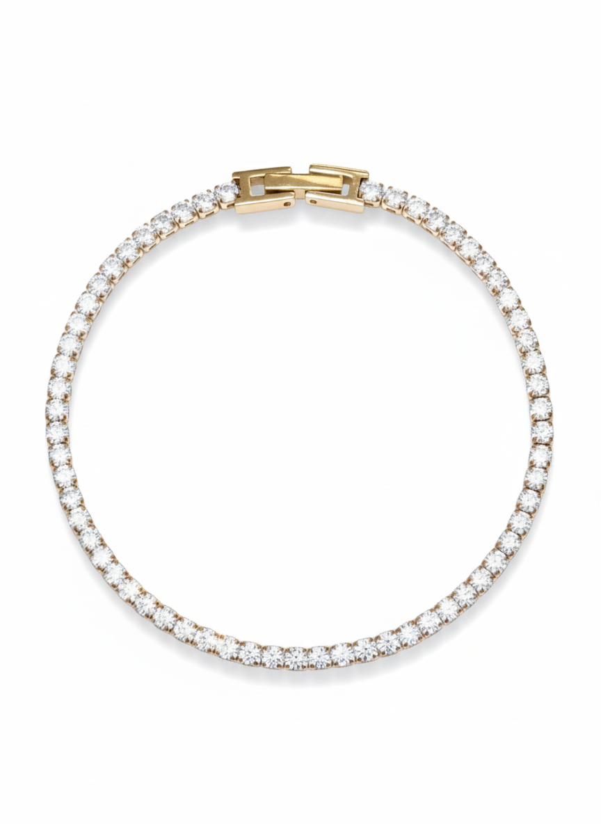 Bracciale tennis in oro e diamanti di Mario D'Ambrosio, dettagli luminosi e eleganti, visibile in prima piano.