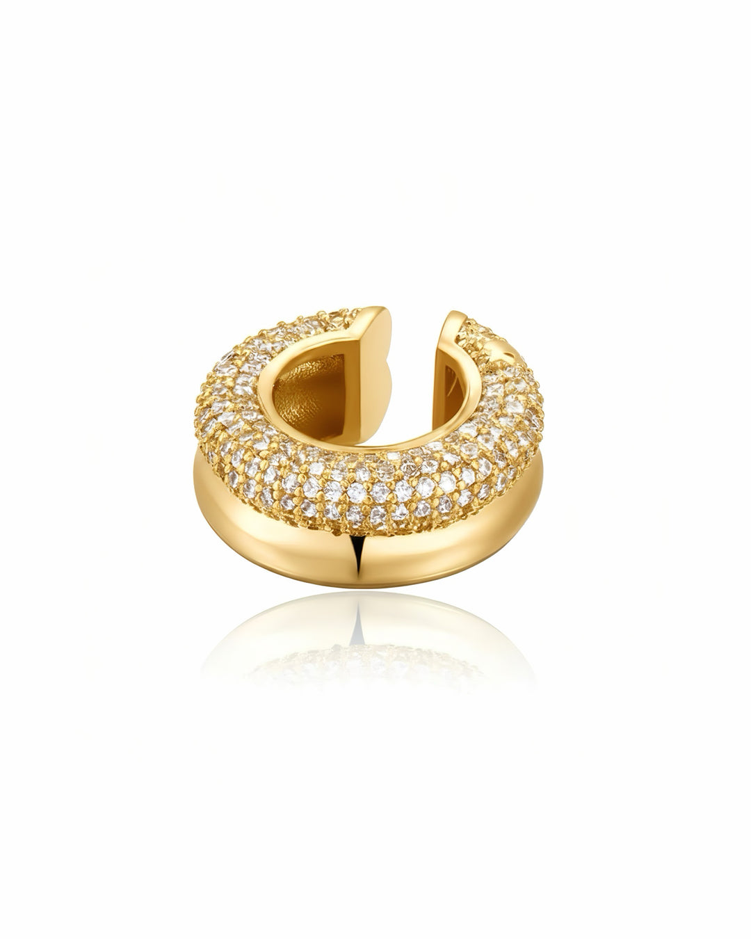 Earcuff Luce di GLAMORIZE STUDIO, gioiello elegante in metallo con design moderno e dettagli luminosi, indossato sull&