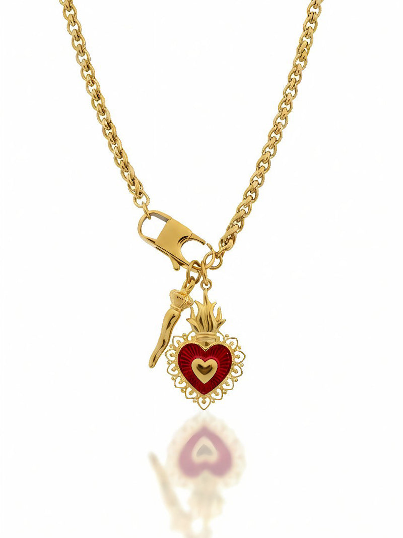 Collana Giuditta di GLAMORIZE STUDIO, dettaglio di una elegante collana con pietre e metallo lucido su sfondo neutro.