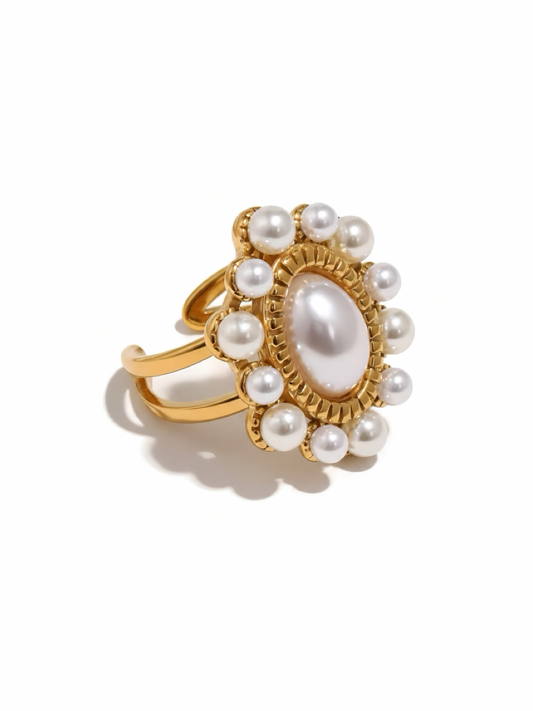 Anello Baroque in oro con dettagli decorativi, decorato con motivi eleganti, marca Glamorize Studio.