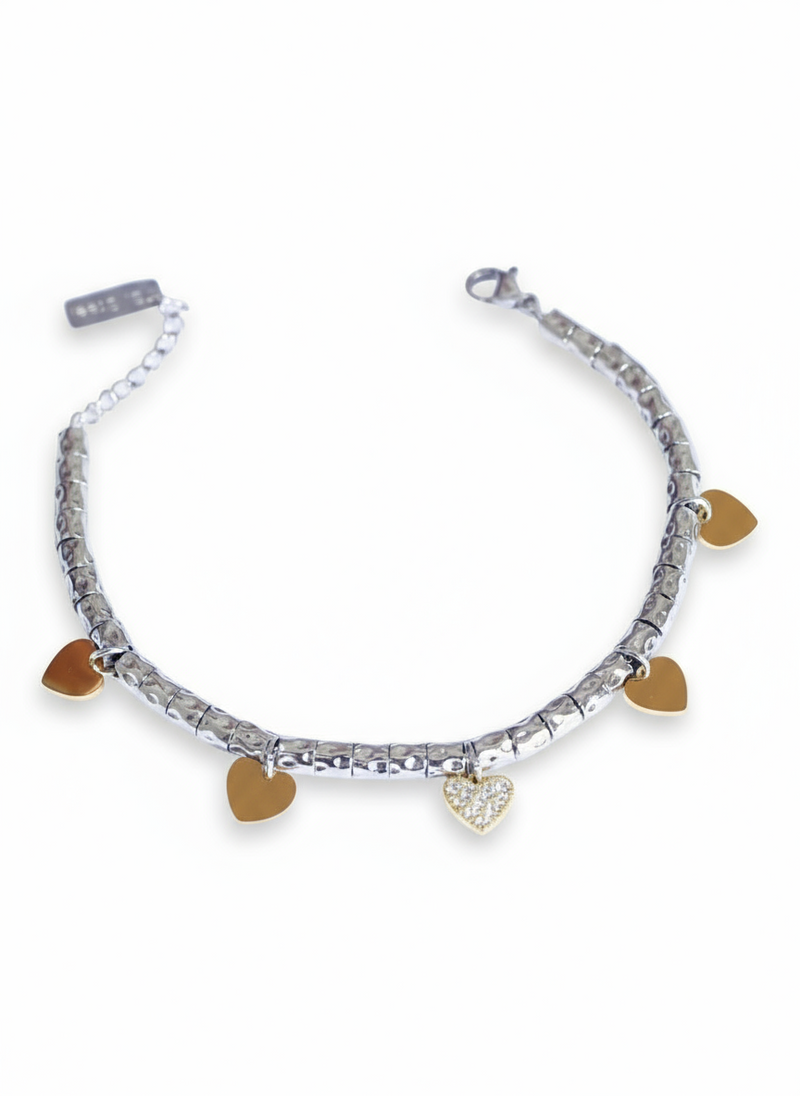 Bracciale Mirela in stile elegante con dettagli raffinati, marchio GLAMORIZE STUDIO, mostra i tocchi di design e materiali di qualità