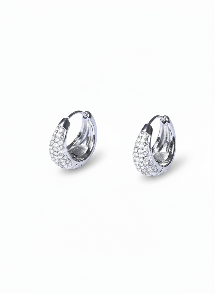 Orecchini Meli di GLAMORIZE STUDIO con dettagli eleganti in metallo e pietre, pronti per completare un look raffinato