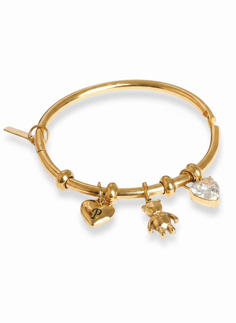 Bracciale Valentine personalizzato di GLAMORIZE STUDIO con ciondolo e dettagli eleganti, visibile nell'immagine.