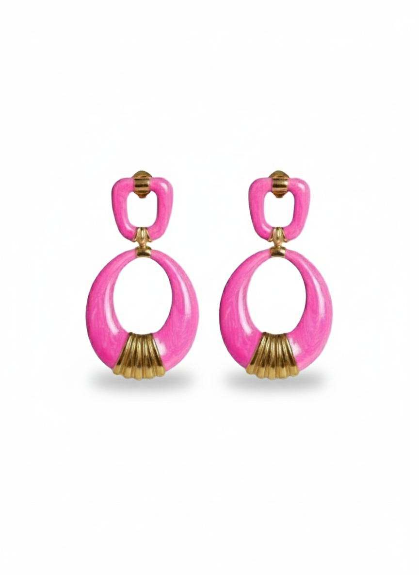 Orecchini Vera di GLAMORIZE STUDIO, eleganti con design delicato, visibili in dettaglio sull'immagine.