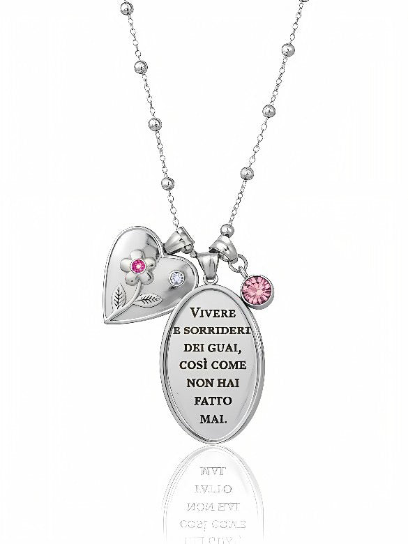 Collana Camelia personalizzata di Glamourize Studio con pendente a fiore in metallo placcato, elegante e delicata.