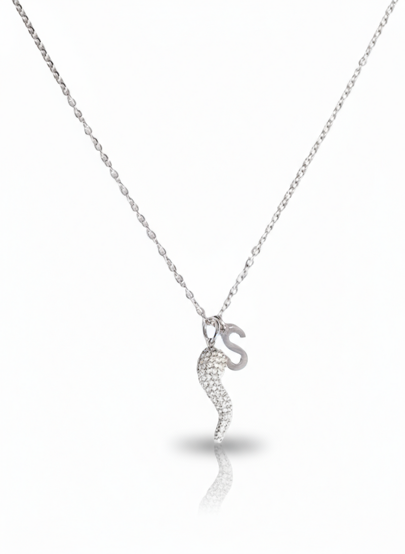 Collana Gemma di Glamoriz Studio con possibilità di personalizzazione, pendente elegante in metallo lucido.