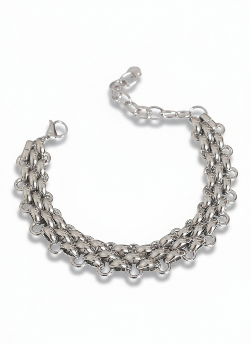 Bracciale Greta di Glamore Studio, elegante con dettagli raffinati, mostrato in primo piano su sfondo neutro.