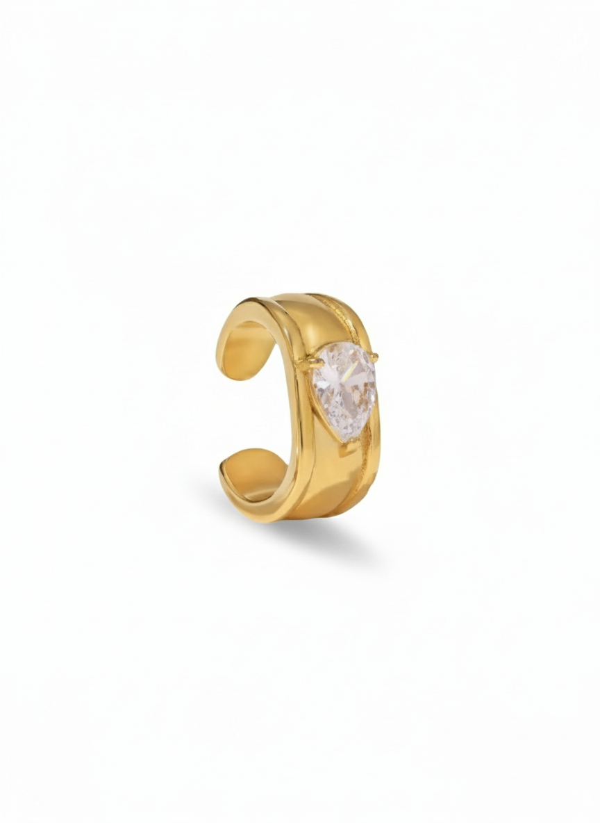 Cuff per orecchio Angelica di GLAMORIZE STUDIO, elegante e delicata, con dettagli raffinati, visibile in primo piano.